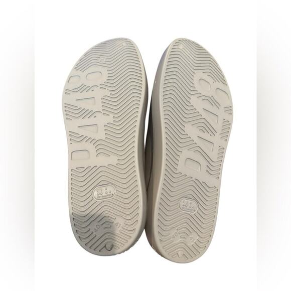 P448 Flo Slip-On Clogs Size 40 - Picture 4 of 7